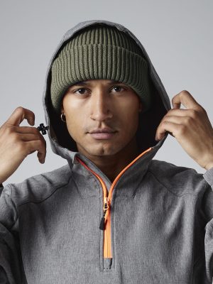 Wind-resistant breathable elements beanie