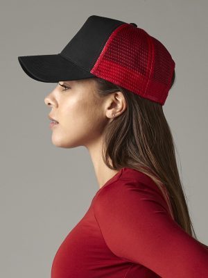 Snapback trucker