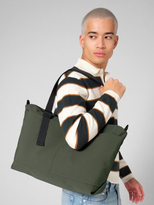 Minimal lifestyle tote