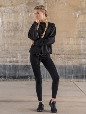 Women’s oversize crew neck