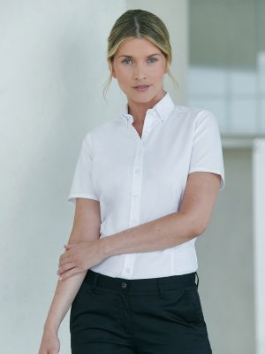 Women’s modern short sleeve Oxford shirt