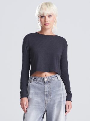 Women’s long sleeve cropped T