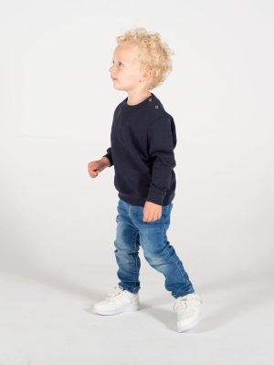 Crew neck sweatshirt with shoulder poppers