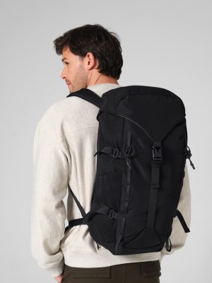 Active outdoor 30 litre backpack