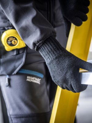 Knitted gloves