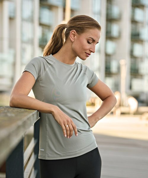 Women’s CoolDry tee (7021)