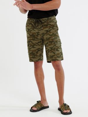 Men’s camo cargo utility shorts